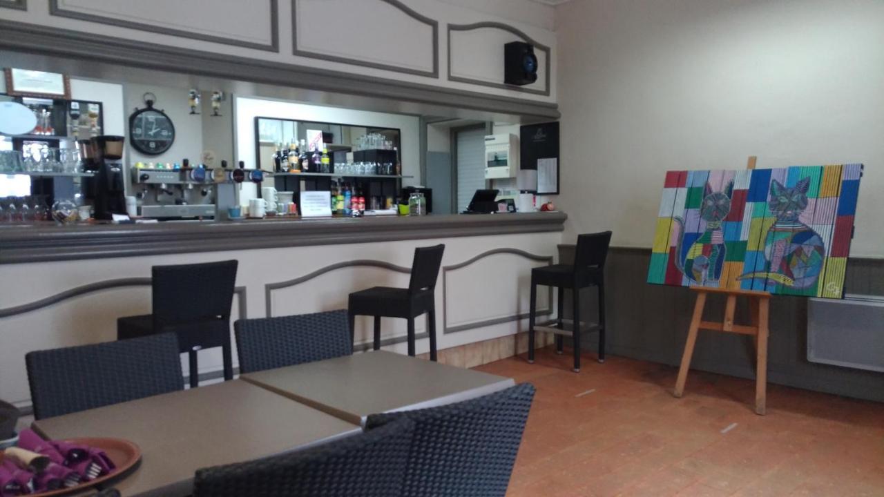 Avrillé Le Lion D'Or酒店 外观 照片